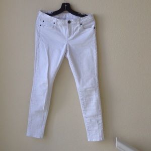 White toothpick jeans. Ankle length